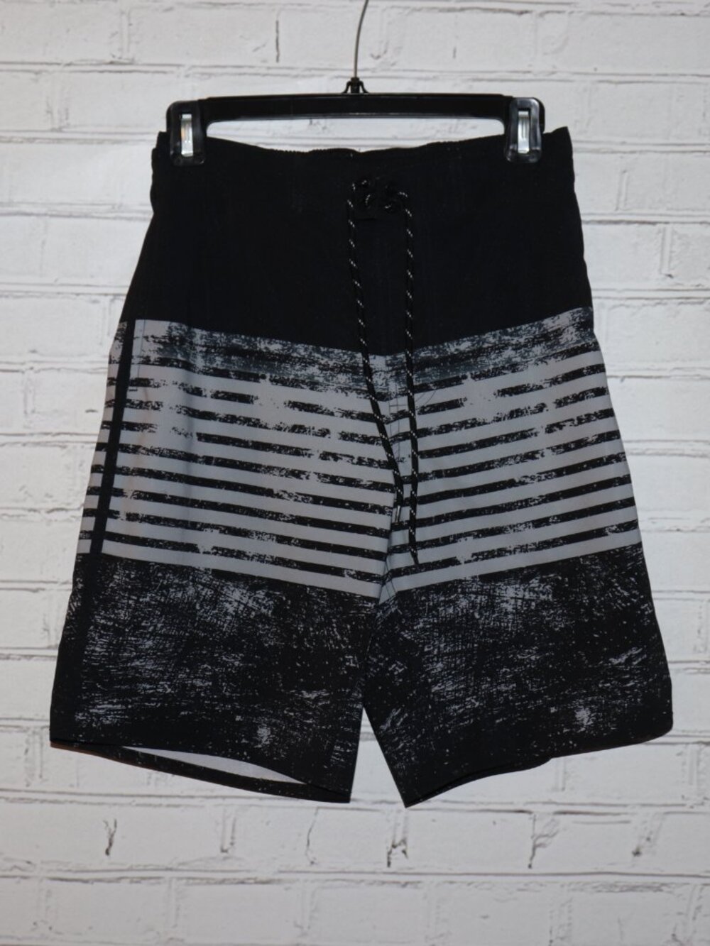🌊 George Men’s Swim Trunks · Size Small · Black & Gray